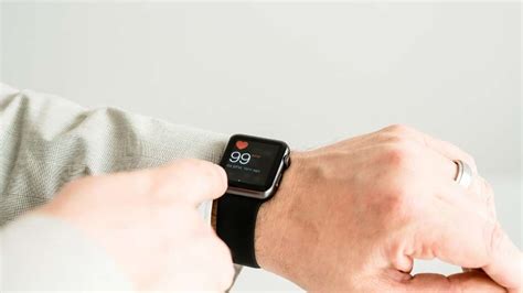 can apple watch check blood pressure